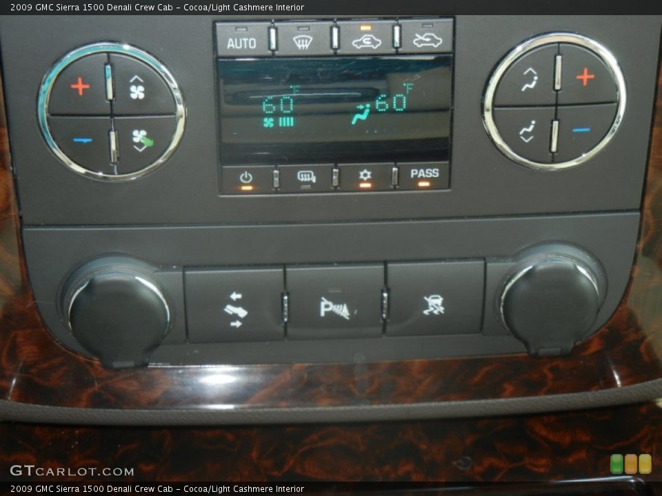Cocoa/Light Cashmere Interior Controls for the 2009 GMC Sierra 1500 Denali Crew Cab #65455894