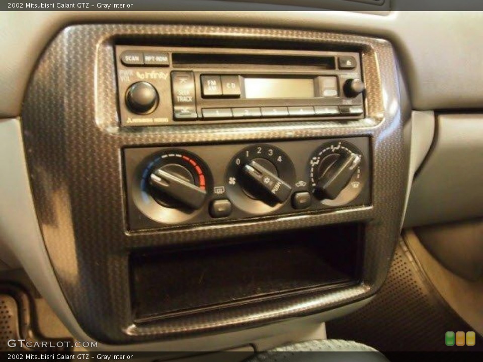 Gray Interior Controls for the 2002 Mitsubishi Galant GTZ #65493118