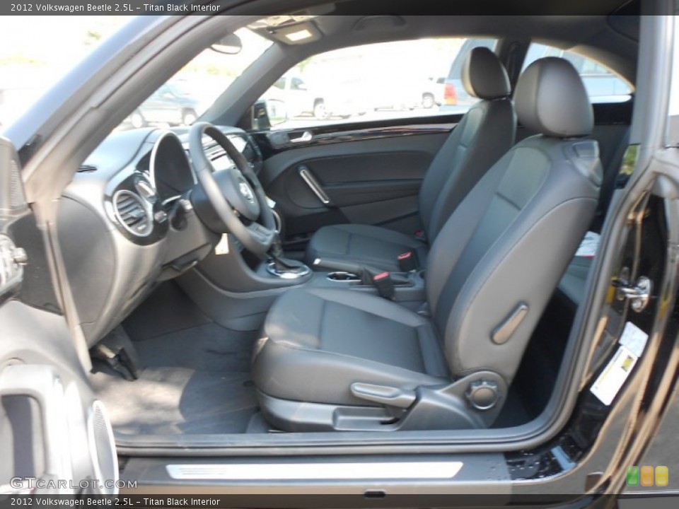 Titan Black Interior Photo for the 2012 Volkswagen Beetle 2.5L #65509130