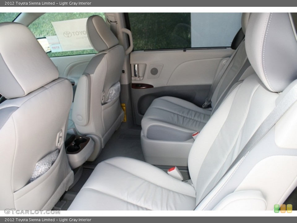 Light Gray Interior Photo for the 2012 Toyota Sienna Limited #65545146