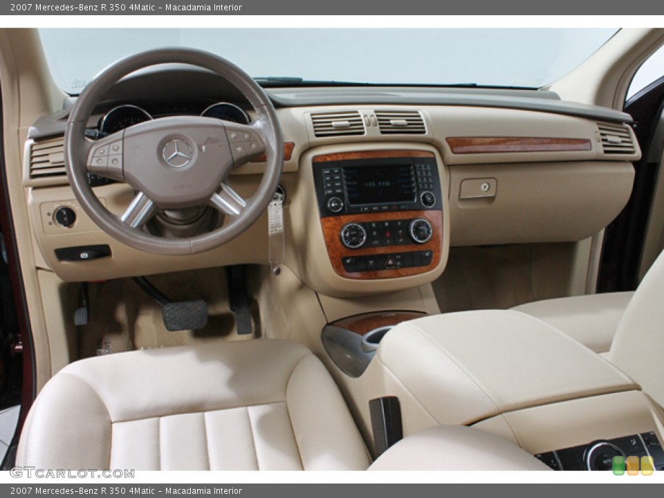 Macadamia Interior Photo for the 2007 Mercedes-Benz R 350 4Matic #65550294