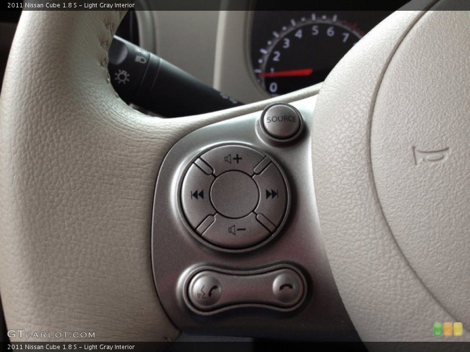 Light Gray Interior Controls for the 2011 Nissan Cube 1.8 S #65557808