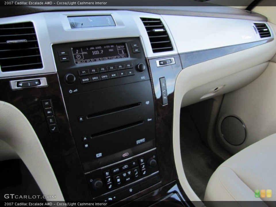 Cocoa/Light Cashmere Interior Controls for the 2007 Cadillac Escalade AWD #65567243