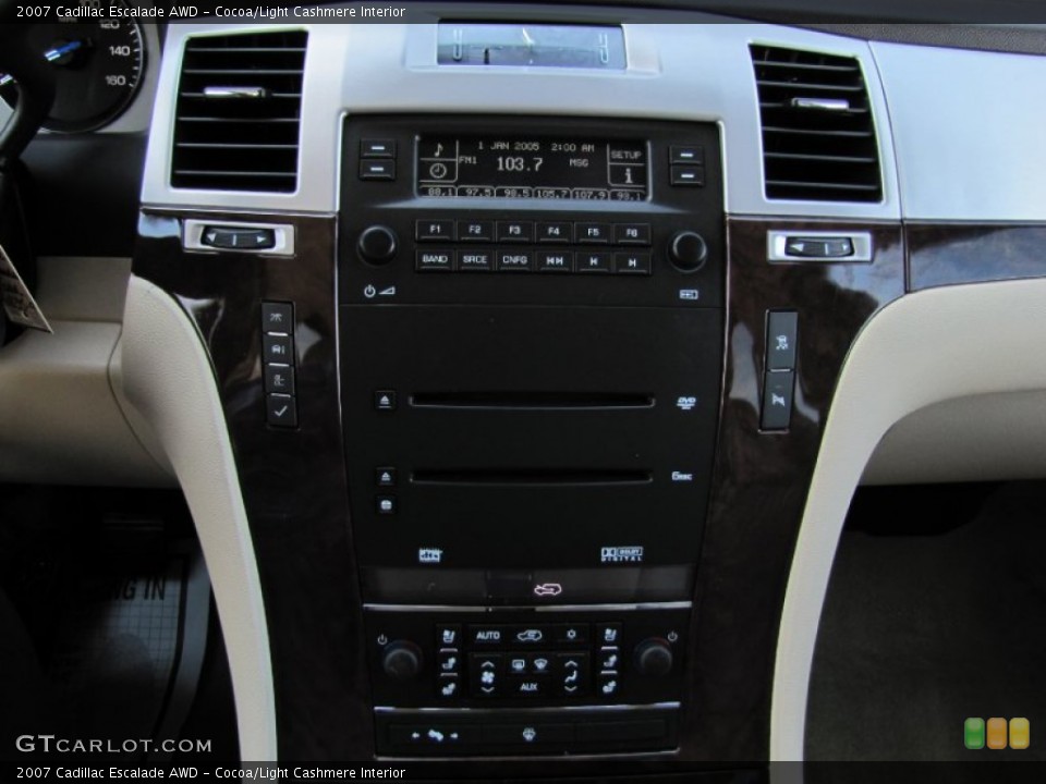 Cocoa/Light Cashmere Interior Controls for the 2007 Cadillac Escalade AWD #65567252