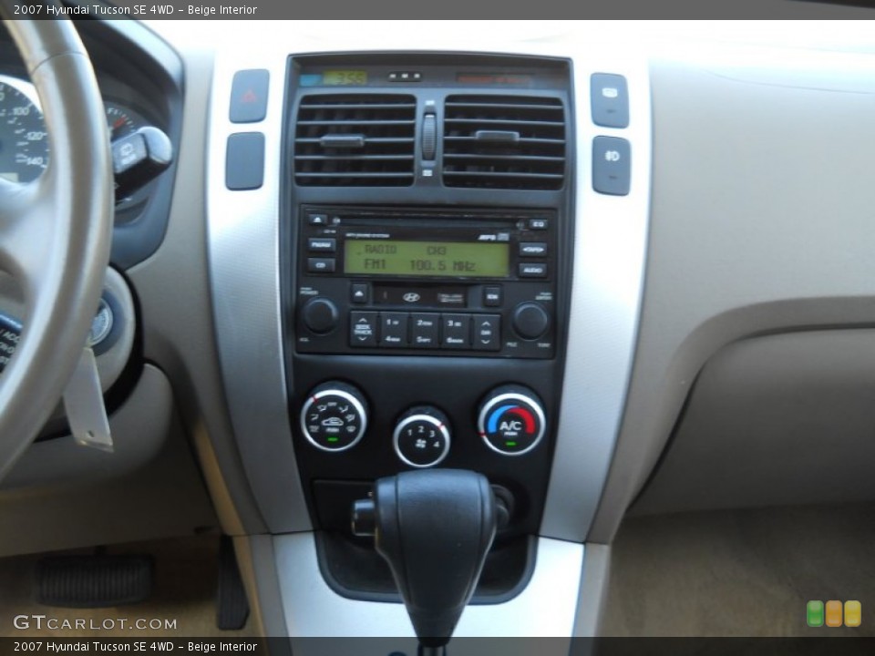 Beige Interior Controls for the 2007 Hyundai Tucson SE 4WD #65591018
