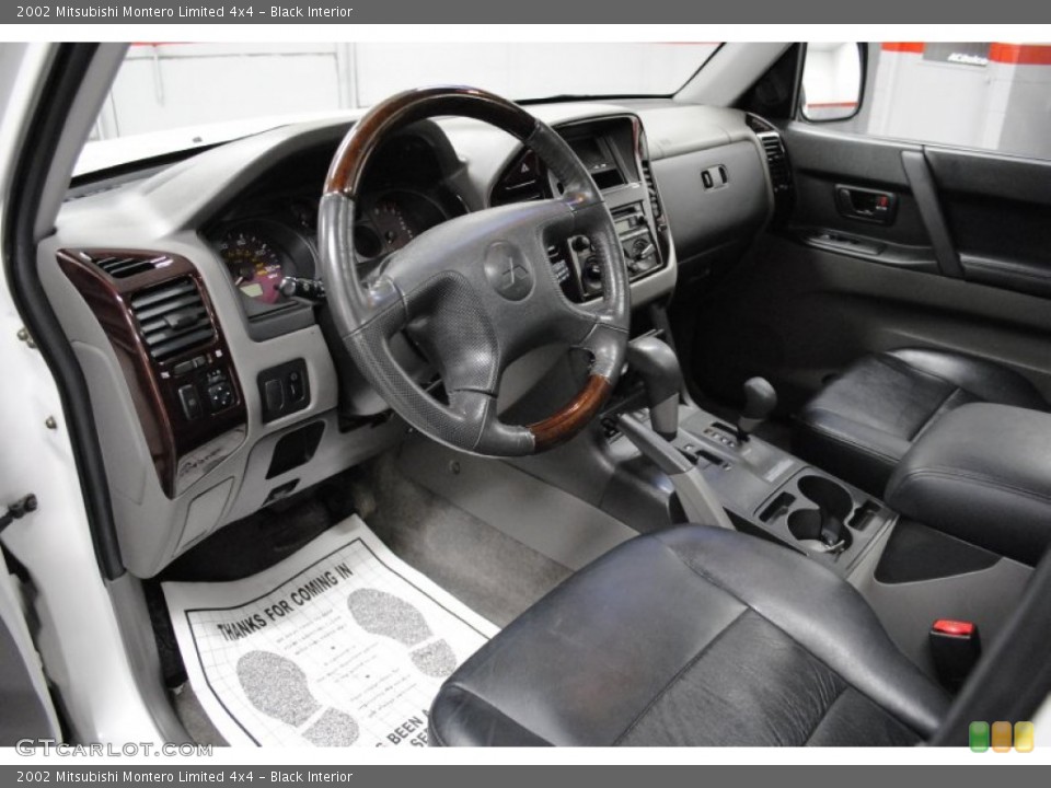 Black Interior Photo for the 2002 Mitsubishi Montero Limited 4x4 #65608948