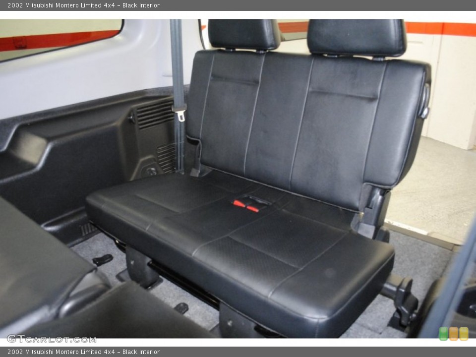 Black Interior Photo for the 2002 Mitsubishi Montero Limited 4x4 #65609107