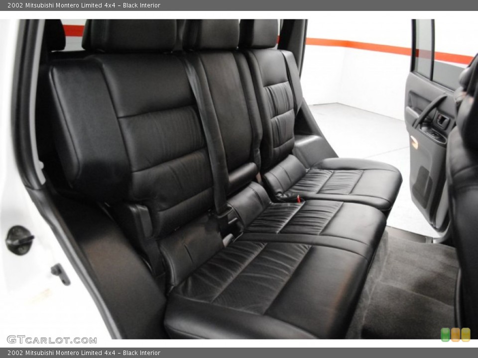 Black Interior Photo for the 2002 Mitsubishi Montero Limited 4x4 #65609119