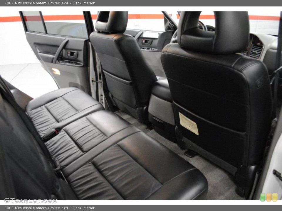 Black 2002 Mitsubishi Montero Interiors