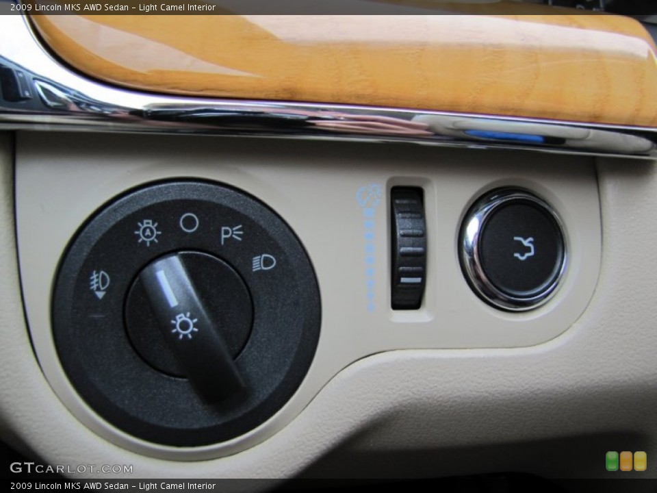 Light Camel Interior Controls for the 2009 Lincoln MKS AWD Sedan #65618709