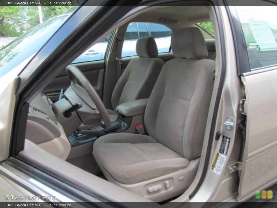 Taupe Interior Photo for the 2005 Toyota Camry LE #65618985