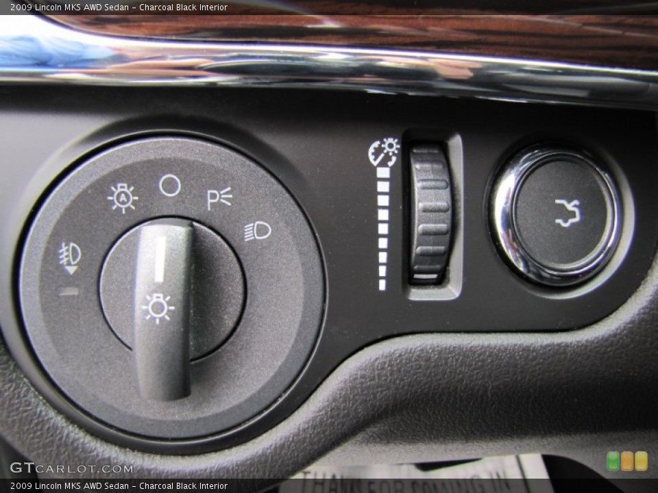 Charcoal Black Interior Controls for the 2009 Lincoln MKS AWD Sedan #65619012