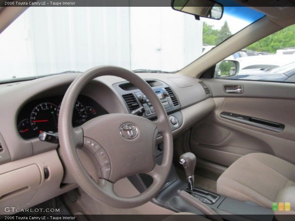 Taupe Interior Photo for the 2006 Toyota Camry LE #65619342