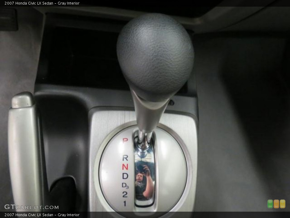 Gray Interior Transmission for the 2007 Honda Civic LX Sedan #65635027