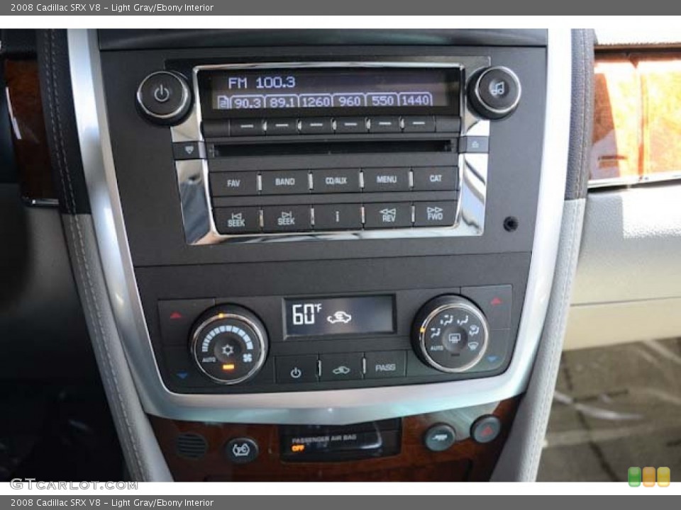 Light Gray/Ebony Interior Controls for the 2008 Cadillac SRX V8 #65635119