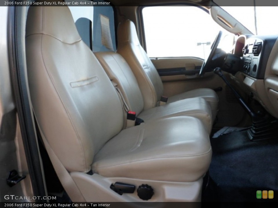 Tan Interior Photo for the 2006 Ford F350 Super Duty XL Regular Cab 4x4 #65663257