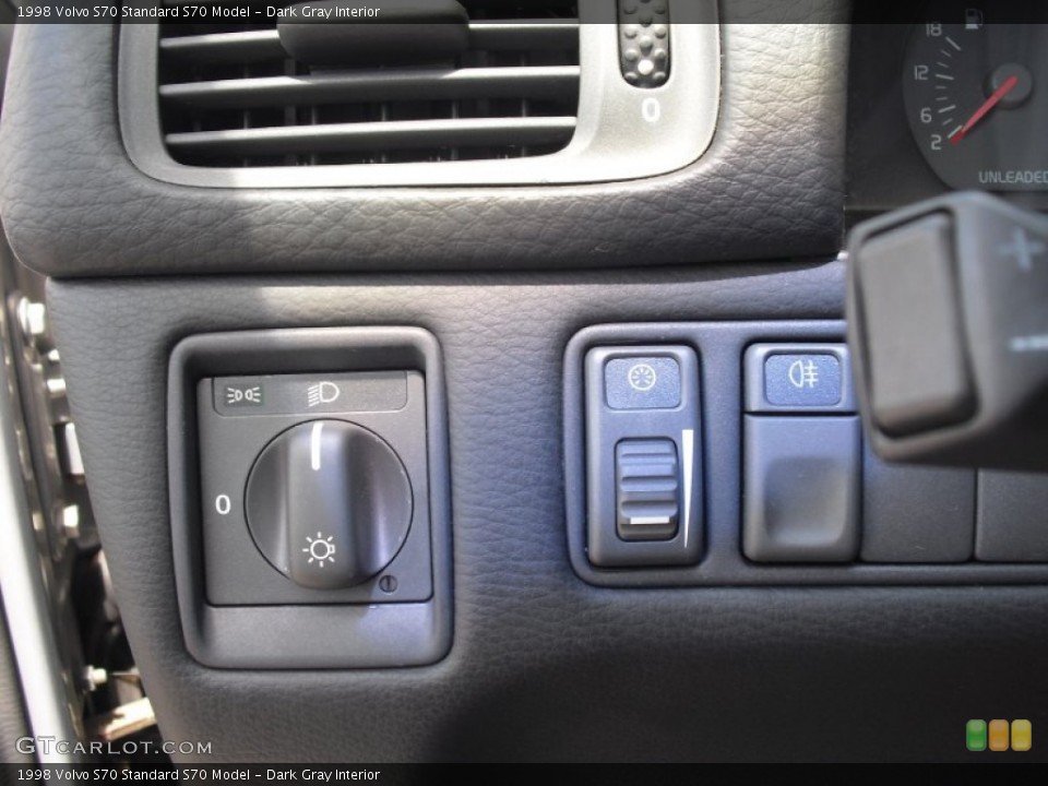 Dark Gray Interior Controls for the 1998 Volvo S70  #65667211