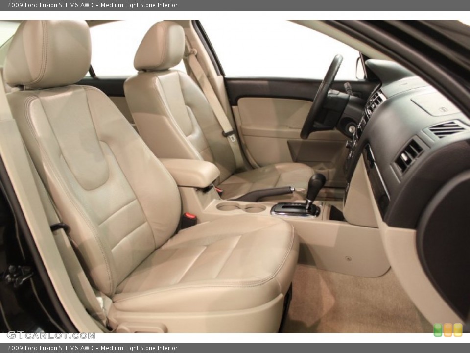 Medium Light Stone Interior Photo for the 2009 Ford Fusion SEL V6 AWD #65682762