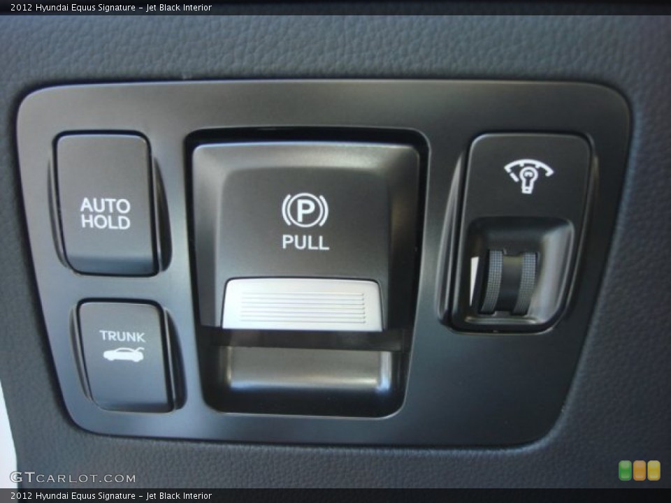 Jet Black Interior Controls for the 2012 Hyundai Equus Signature #65709626