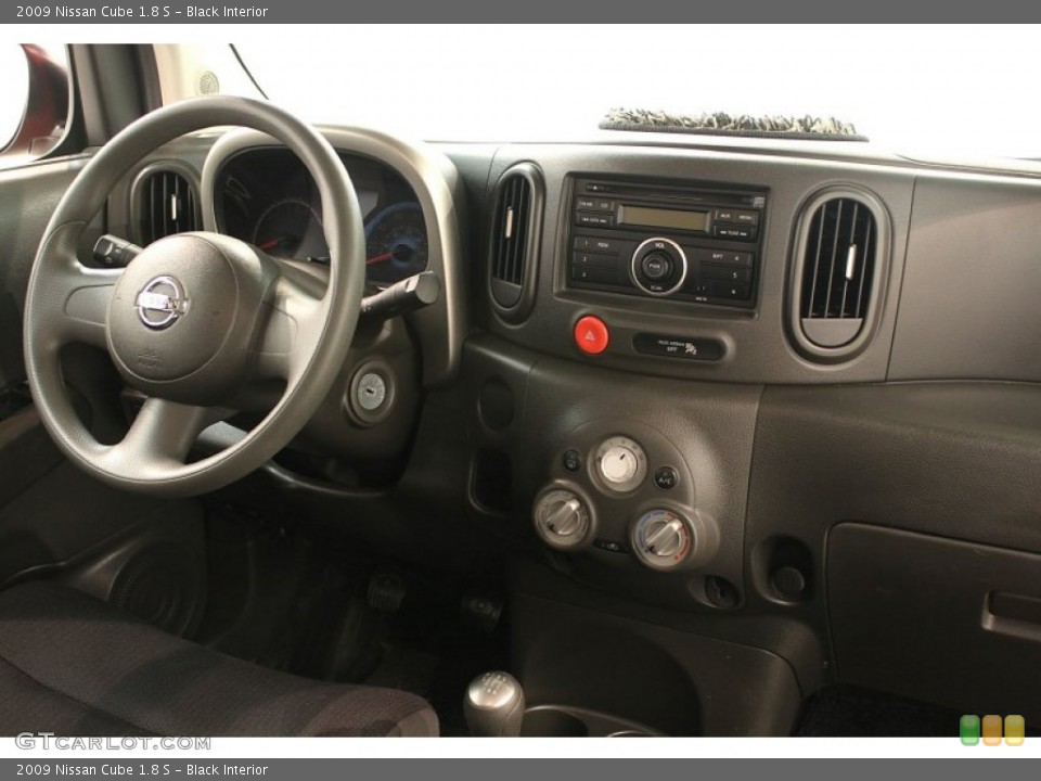 Black Interior Dashboard for the 2009 Nissan Cube 1.8 S #65718254