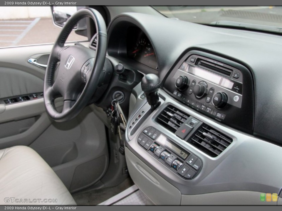 Gray Interior Controls for the 2009 Honda Odyssey EX-L #65754348