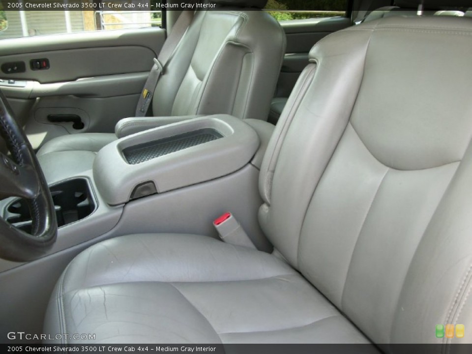 Medium Gray Interior Photo for the 2005 Chevrolet Silverado 3500 LT Crew Cab 4x4 #65758873
