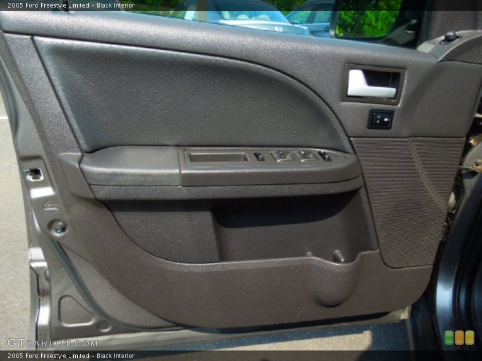 Black Interior Door Panel for the 2005 Ford Freestyle Limited #65759755