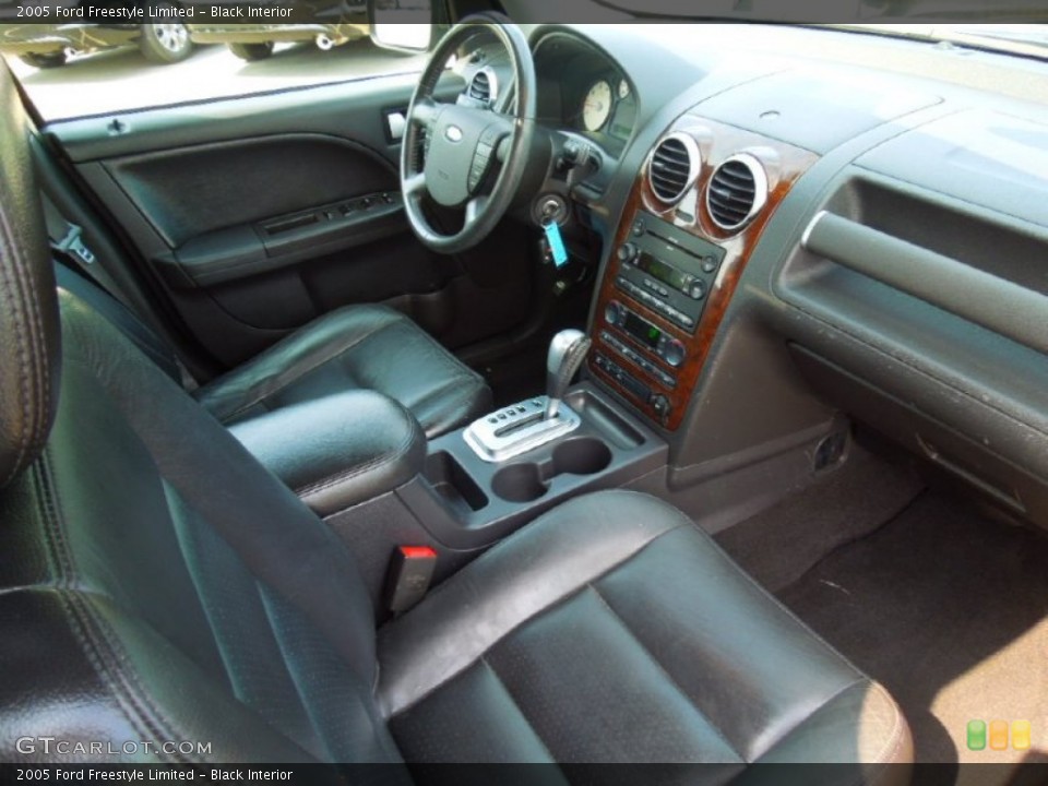 Black Interior Photo for the 2005 Ford Freestyle Limited #65759875