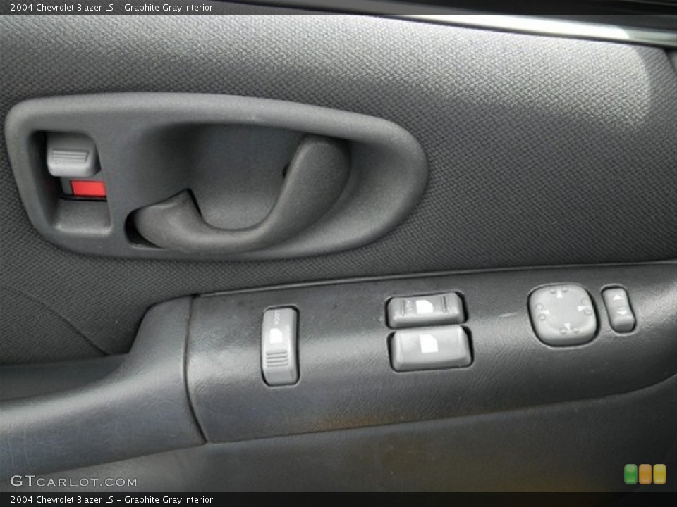 Graphite Gray Interior Controls for the 2004 Chevrolet Blazer LS #65763256