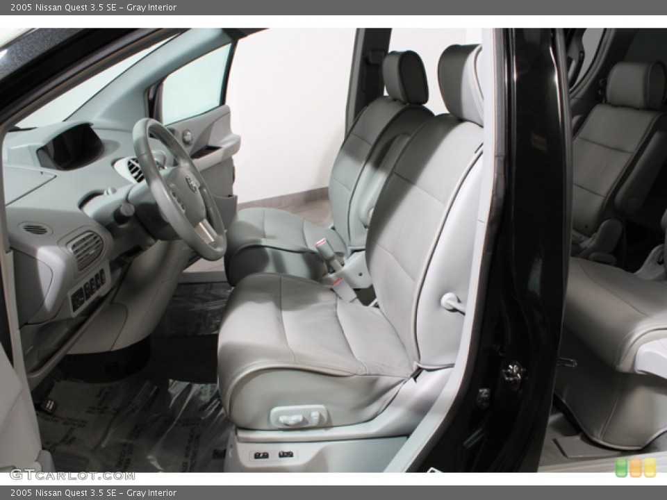 Gray Interior Photo for the 2005 Nissan Quest 3.5 SE #65768482