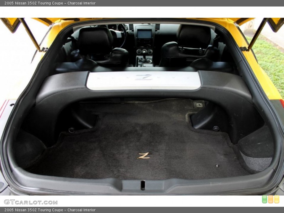 2005 Nissan 350z trunk space #8