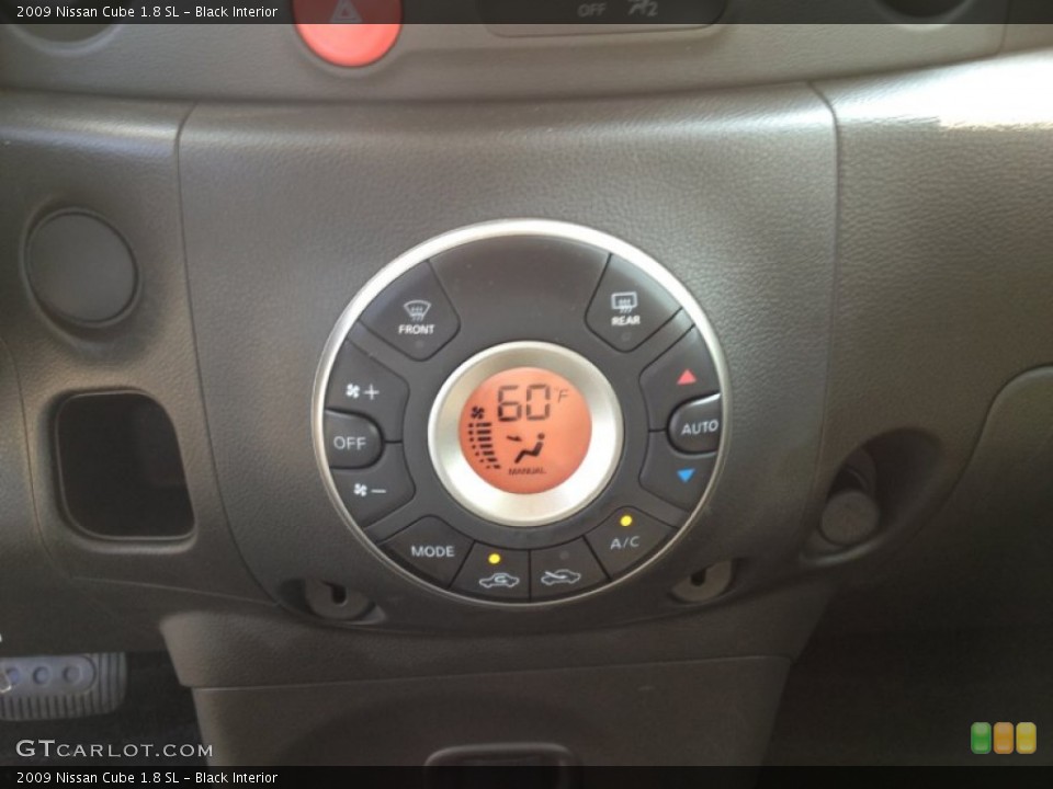 Black Interior Controls for the 2009 Nissan Cube 1.8 SL #65788958