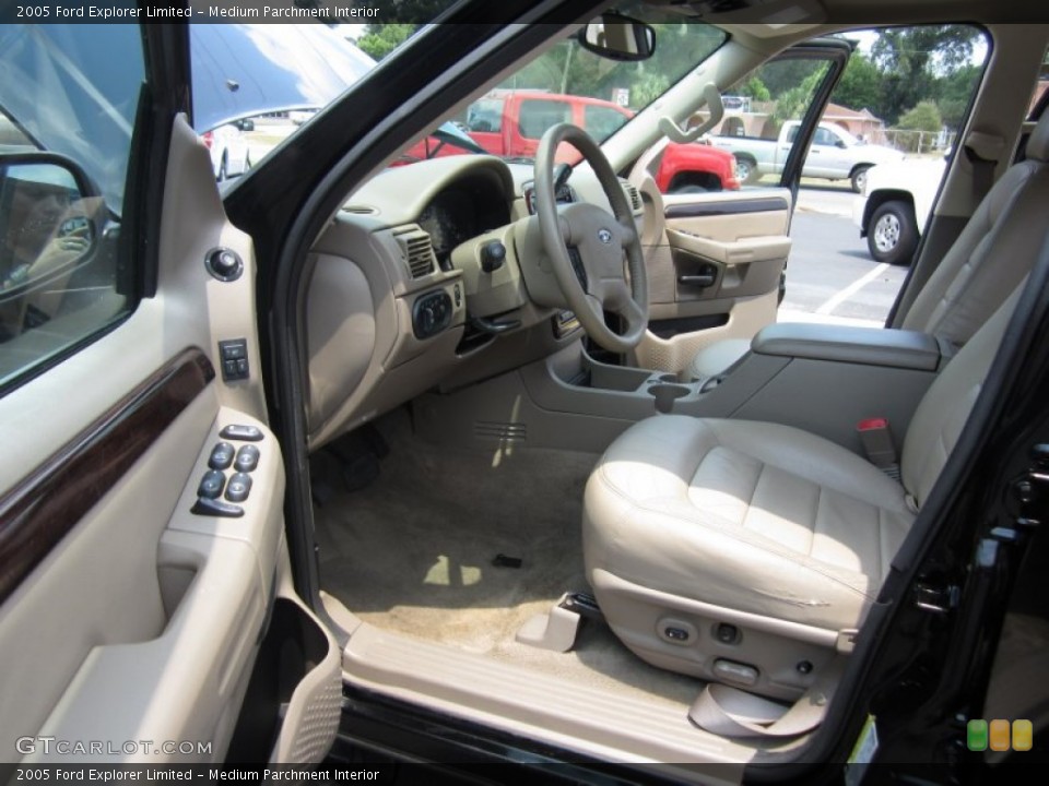 Medium Parchment Interior Photo for the 2005 Ford Explorer Limited #65805862