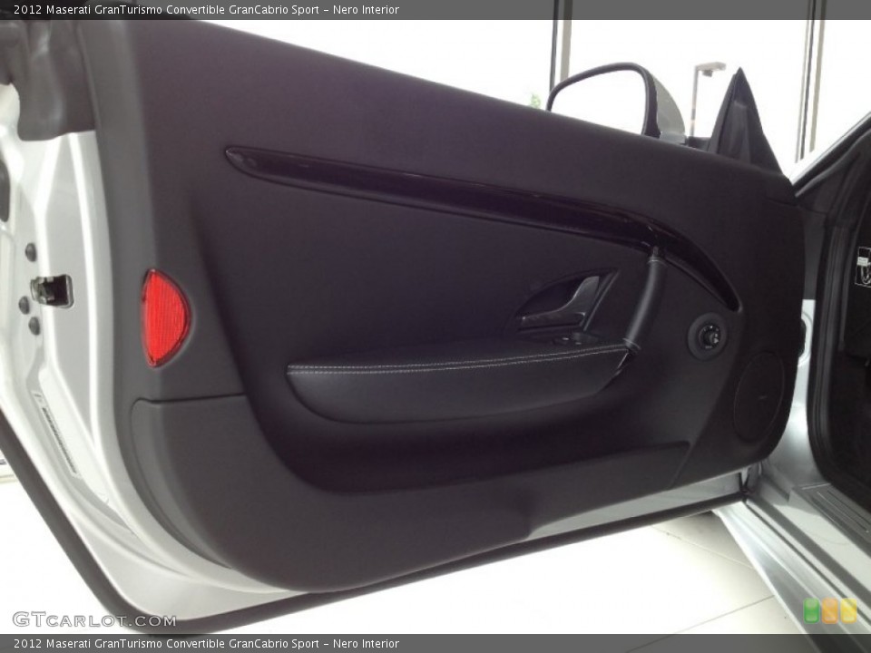 Nero Interior Door Panel for the 2012 Maserati GranTurismo Convertible GranCabrio Sport #65833676