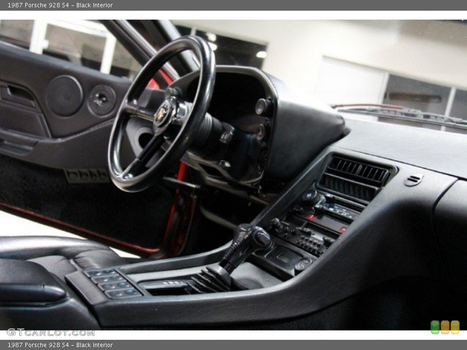 Black Interior Dashboard for the 1987 Porsche 928 S4 #65834447