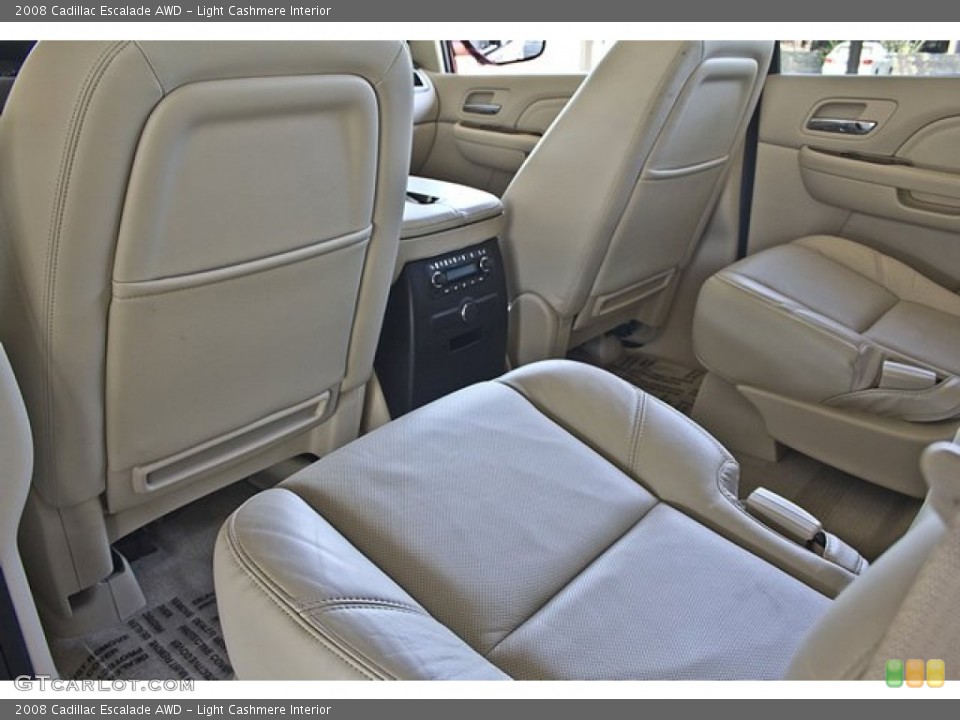 Light Cashmere Interior Photo for the 2008 Cadillac Escalade AWD #65857821