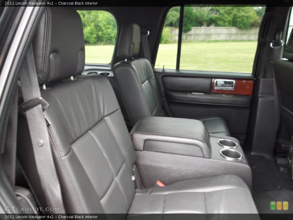 Charcoal Black Interior Photo for the 2011 Lincoln Navigator 4x2 #65860560