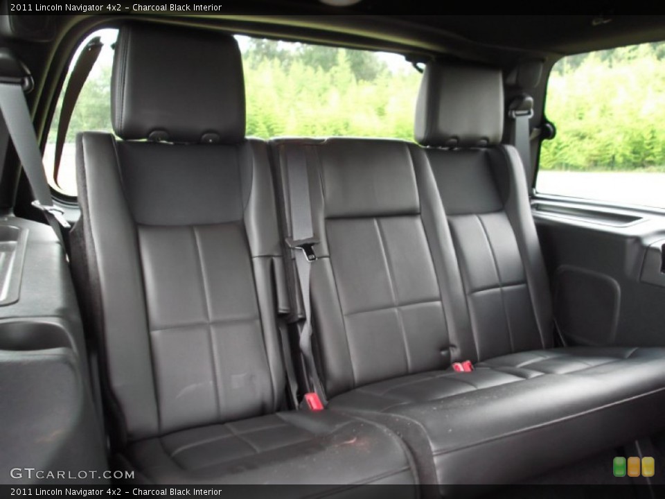 Charcoal Black Interior Photo for the 2011 Lincoln Navigator 4x2 #65860569