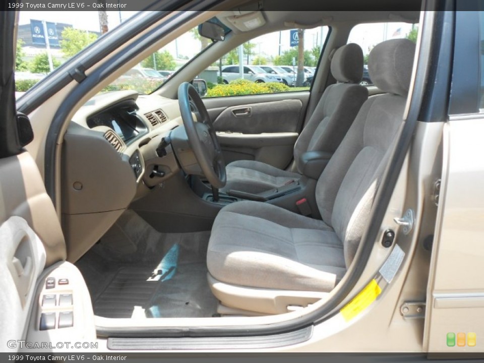 Oak Interior Photo for the 1999 Toyota Camry LE V6 #65868966