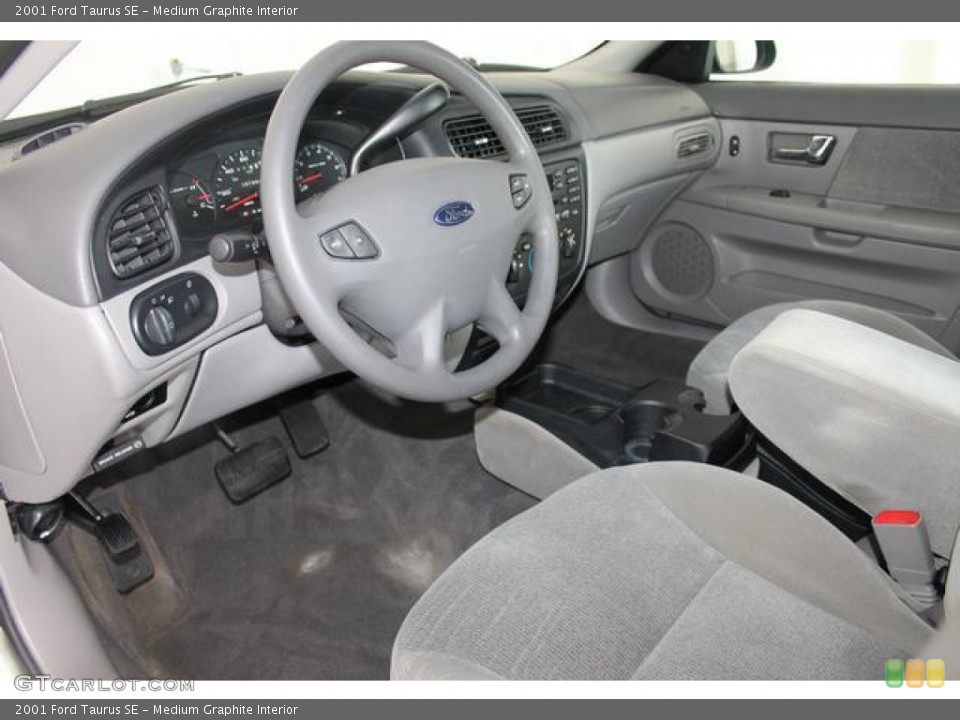 Medium Graphite Interior Photo for the 2001 Ford Taurus SE #65884704