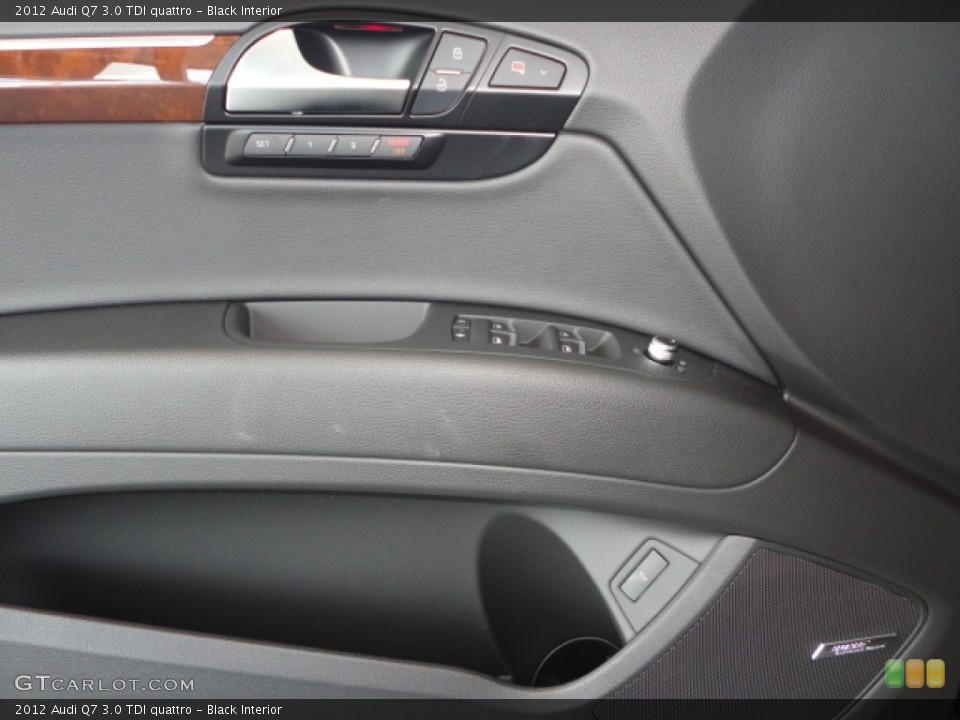 Black Interior Controls for the 2012 Audi Q7 3.0 TDI quattro #65893521