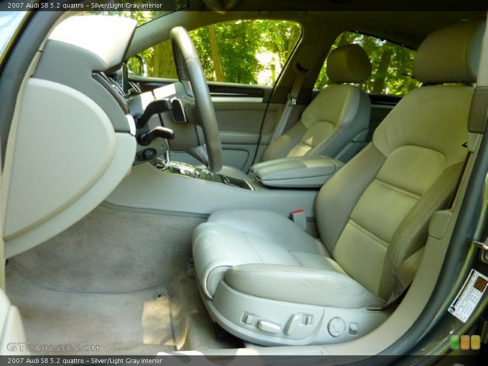 Silver/Light Gray Interior Photo for the 2007 Audi S8 5.2 quattro #65964951