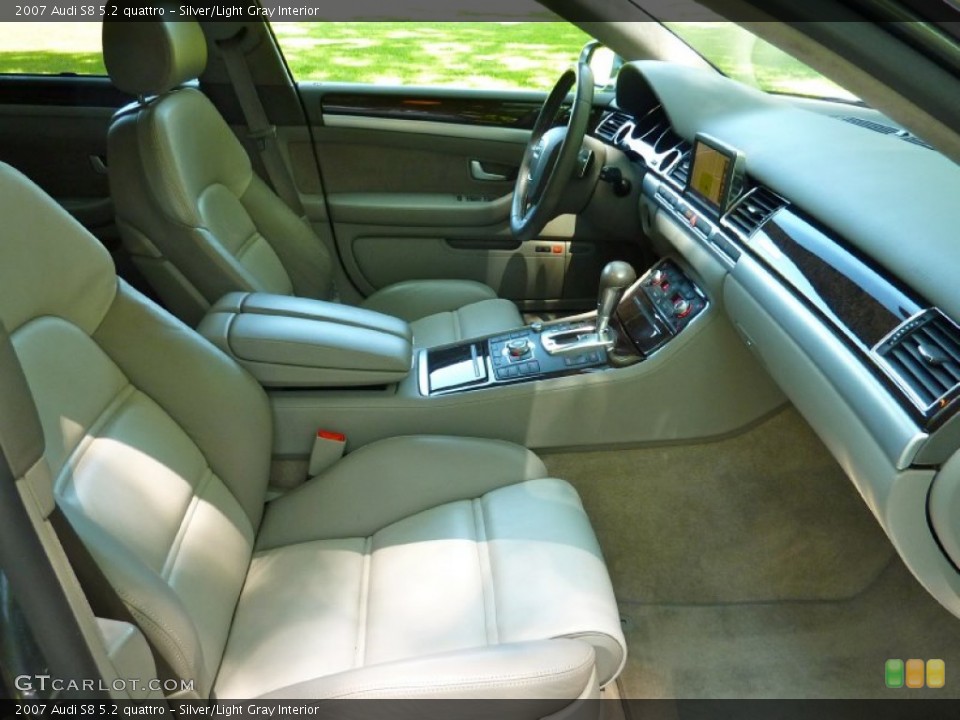 Silver/Light Gray Interior Photo for the 2007 Audi S8 5.2 quattro #65965052