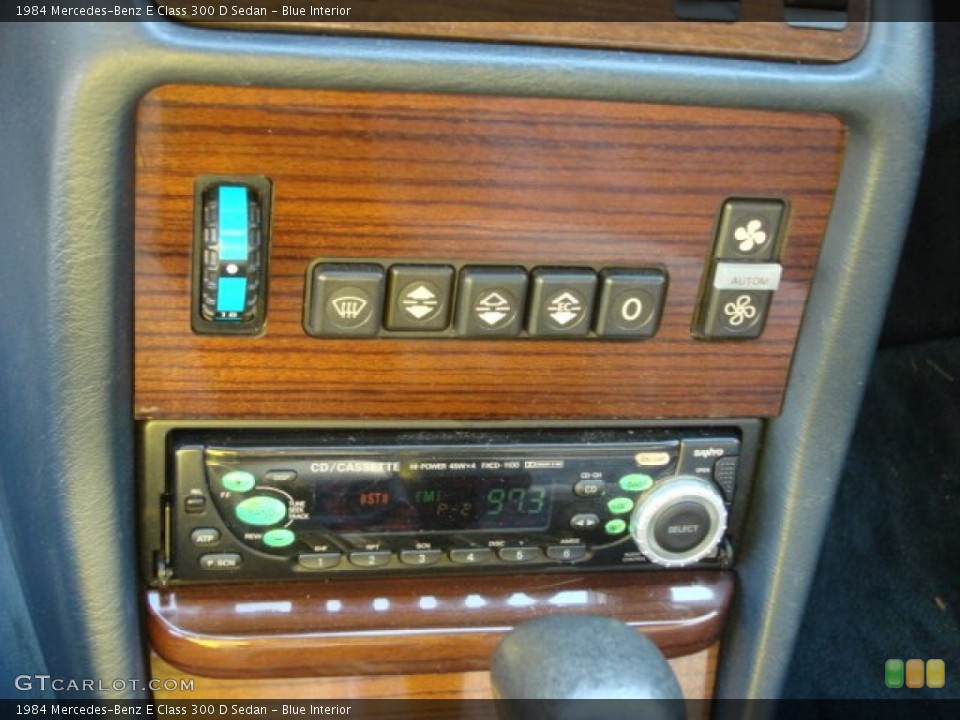 Blue Interior Controls for the 1984 Mercedes-Benz E Class 300 D Sedan #65993430