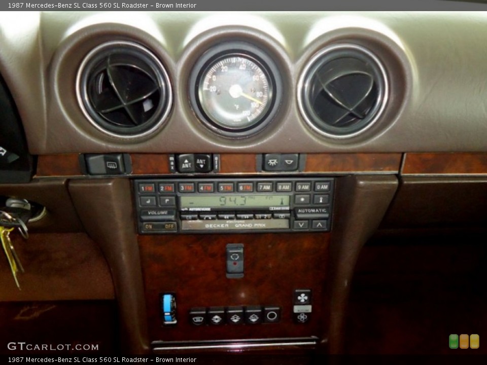 Brown Interior Controls for the 1987 Mercedes-Benz SL Class 560 SL Roadster #66012663