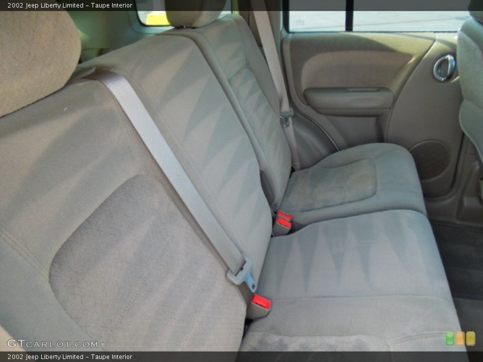 Taupe Interior Photo for the 2002 Jeep Liberty Limited #66020481