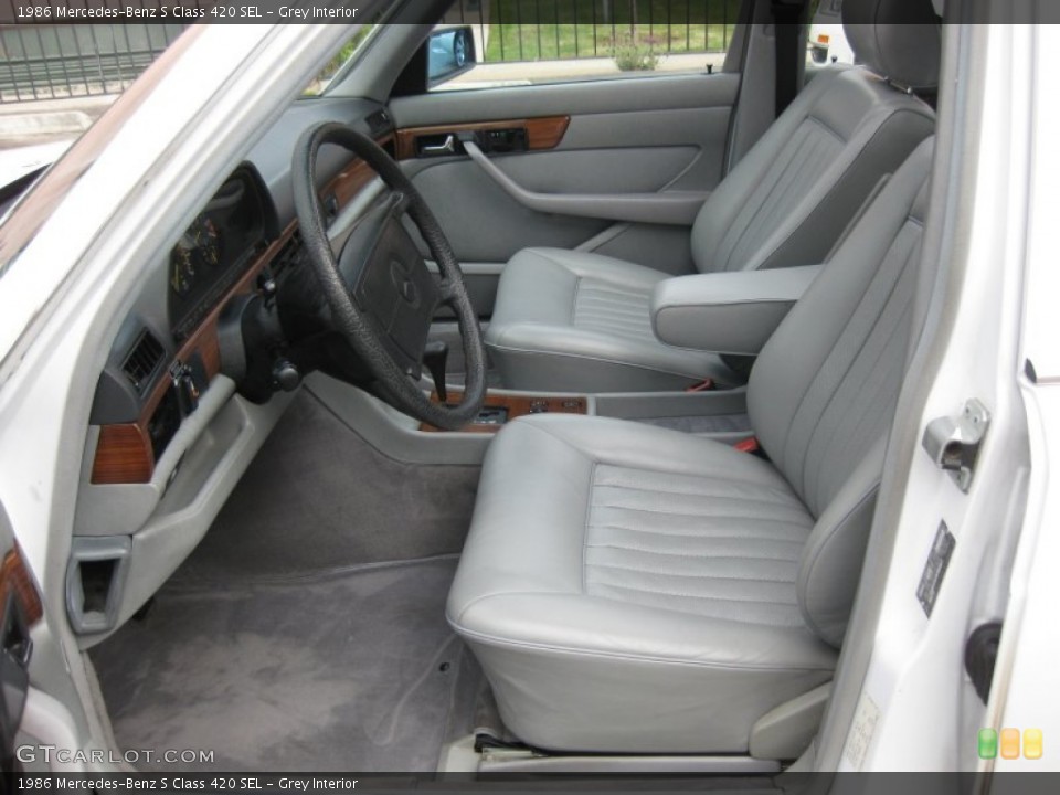 Grey Interior Photo for the 1986 Mercedes-Benz S Class 420 SEL #66031191