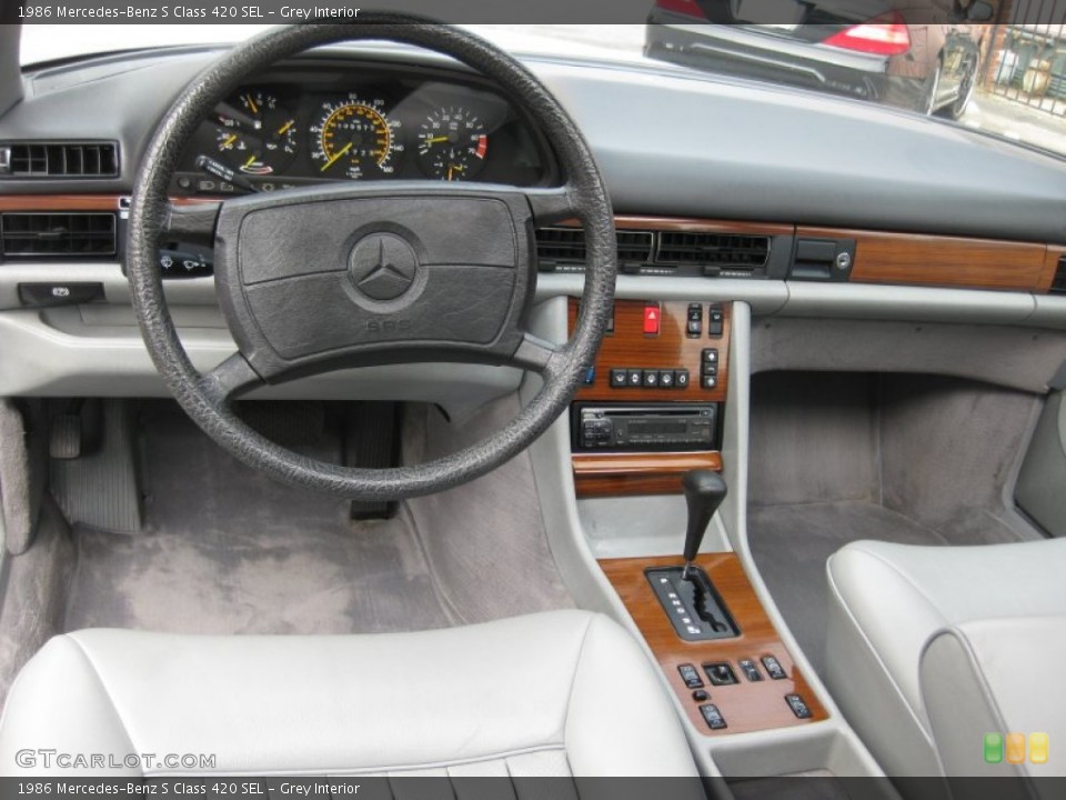 Grey Interior Dashboard for the 1986 Mercedes-Benz S Class 420 SEL #66031218