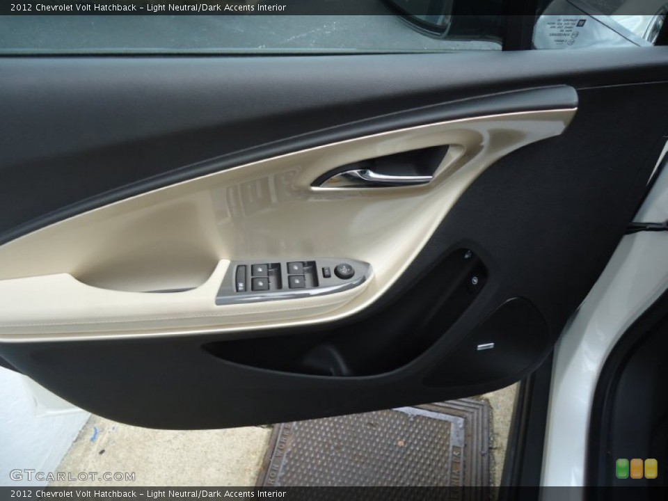 Light Neutral/Dark Accents Interior Door Panel for the 2012 Chevrolet Volt Hatchback #66066323