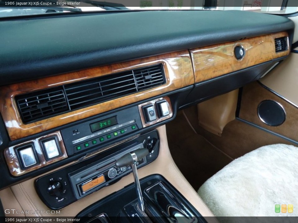 Beige Interior Controls for the 1986 Jaguar XJ XJS Coupe #66068891